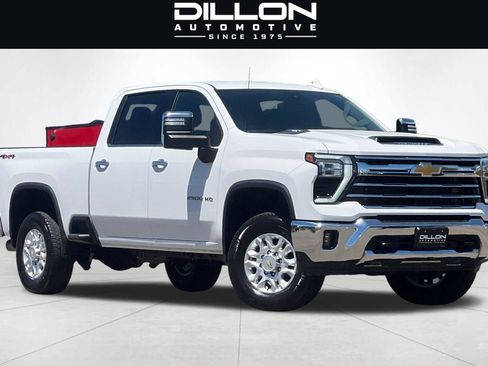 Used 2024 Chevrolet Silverado 2500 LTZ AWD/4WD image 2