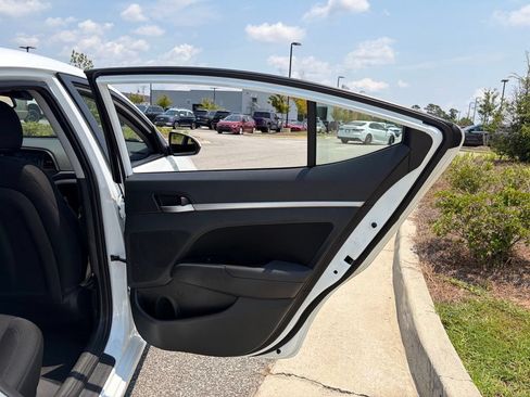 Used 2020 Hyundai Elantra Value Edition w/ Cargo Package (C1) FWD image 25