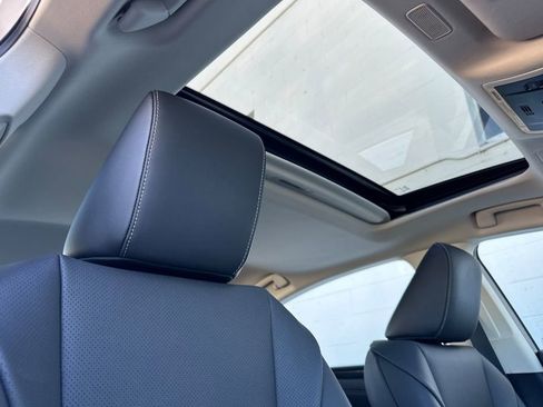 Certified 2025 Lexus ES 350 image 16