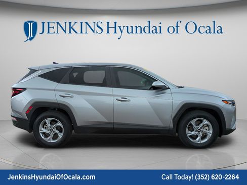 Certified 2024 Hyundai Tucson SE FWD image 2