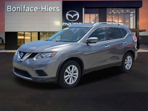 Used 2016 Nissan Rogue SV w/ SV Premium Package FWD image 2