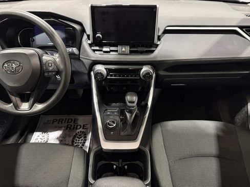 Used 2024 Toyota RAV4 LE AWD/4WD image 32