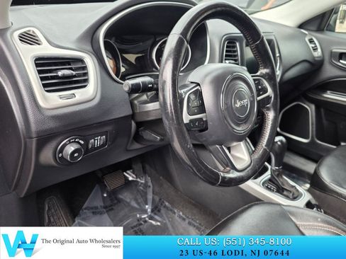 Used 2020 Jeep Compass Latitude w/ Popular Equipment Group AWD/4WD image 11