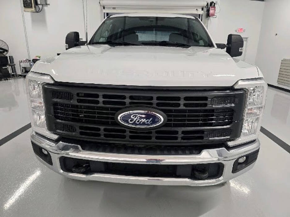 Used 2023 Ford F250 XL w/ FX4 Off-Road Package AWD/4WD image 4
