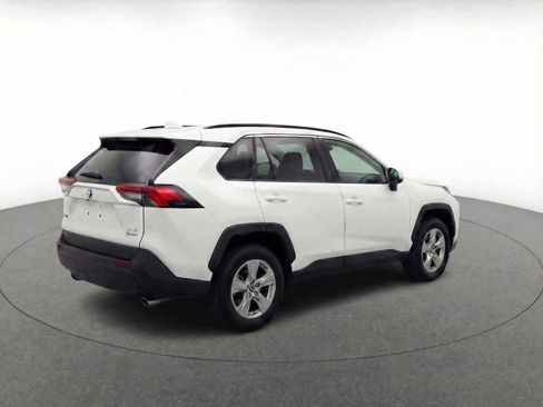 Used 2025 Toyota RAV4 XLE image 5