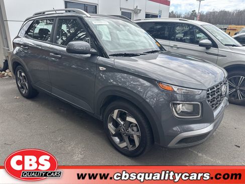 Used 2025 Hyundai Venue SEL FWD image 1