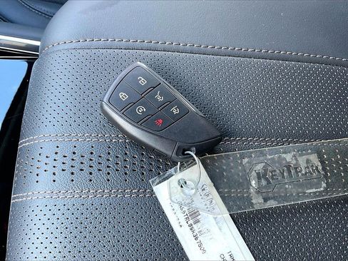 Used 2025 Chevrolet Tahoe High Country image 36