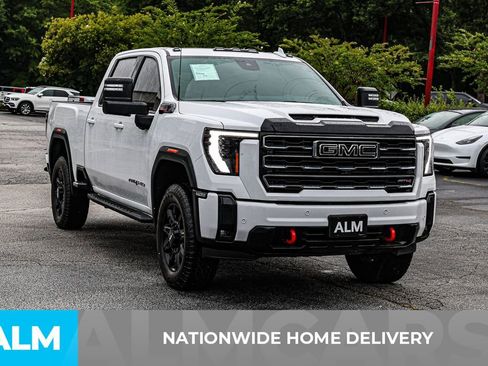 Used 2025 GMC Sierra 2500 AT4 w/ Technology Package AWD/4WD image 5