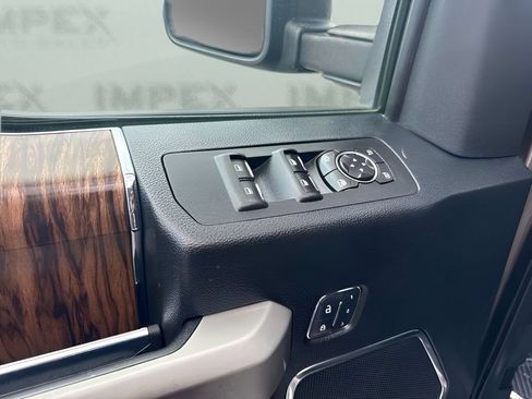 Used 2018 Ford F150 Lariat w/ Equipment Group 502A Luxury AWD/4WD image 17