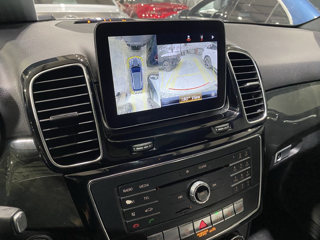 Used 2019 Mercedes-Benz GLE 400 4MATIC image 2