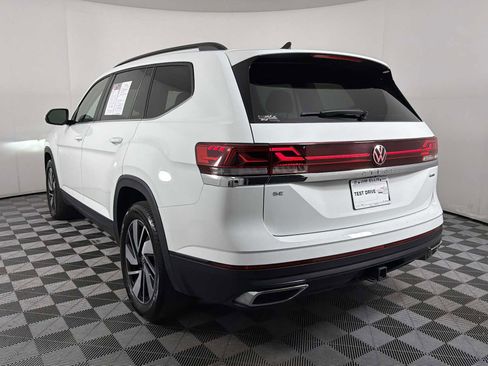 Used 2025 Volkswagen Atlas SE AWD/4WD image 4