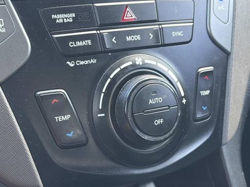 Used 2017 Hyundai Santa Fe Sport FWD image 26