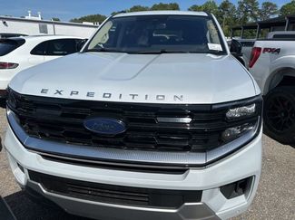 Used 2025 Ford Expedition Platinum video 1