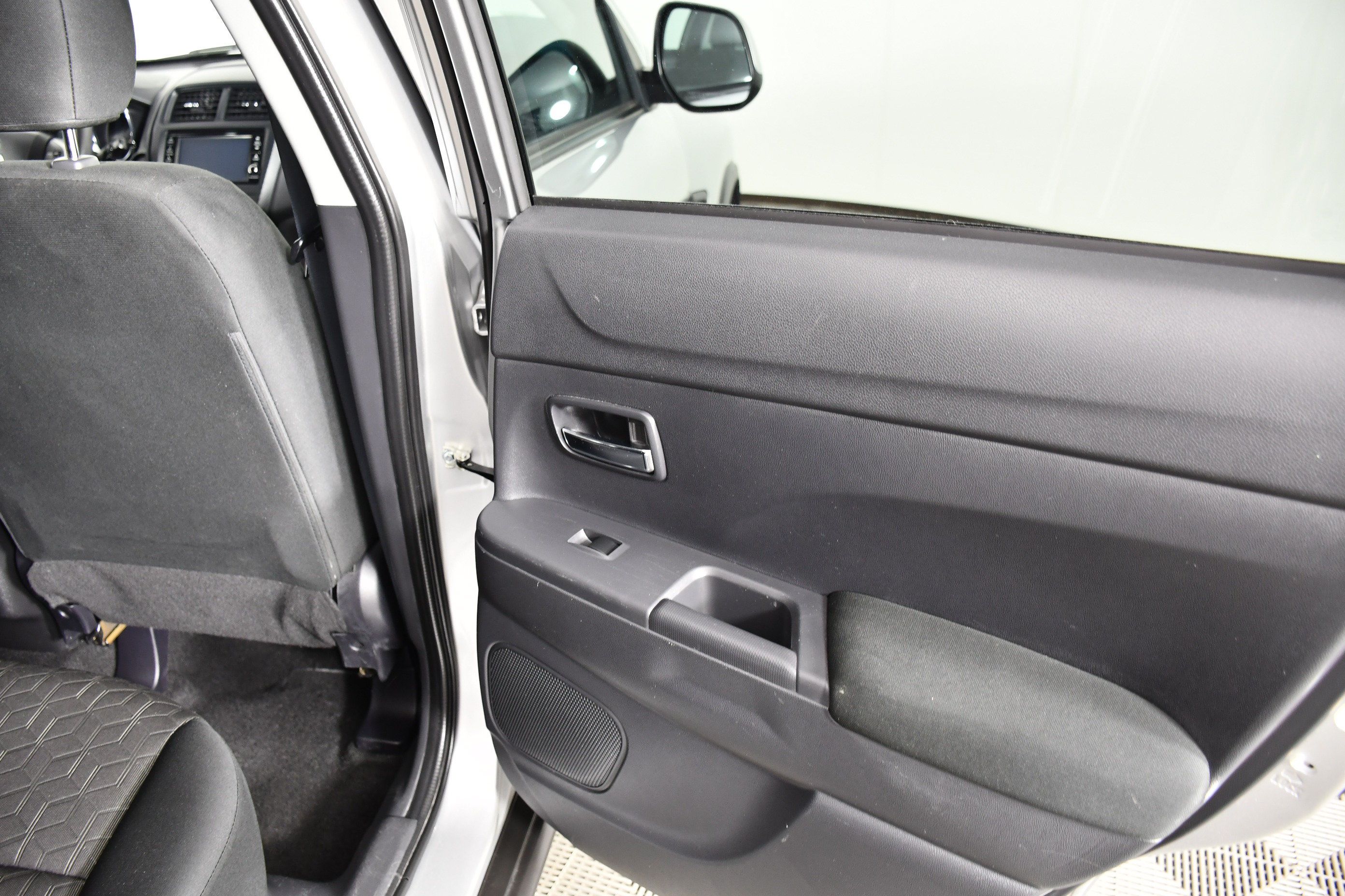 Used 2024 Mitsubishi Outlander Sport SE AWD/4WD image 40