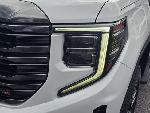 Used 2023 GMC Sierra 1500 AT4 w/ AT4 Premium Package AWD/4WD image 10