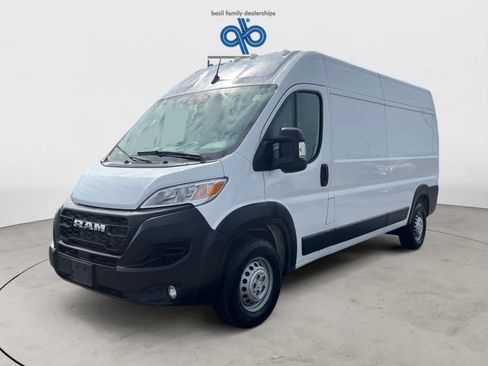Used 2025 RAM ProMaster 2500 w/ Convenience Group FWD image 3