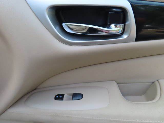 Used 2014 Nissan Pathfinder S FWD image 30