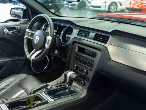 Used 2010 Ford Mustang GT RWD image 13