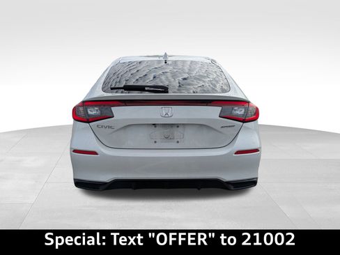 Used 2023 Honda Civic Sport image 3