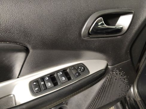 Used 2019 Dodge Journey SE w/ Connectivity Group FWD image 27