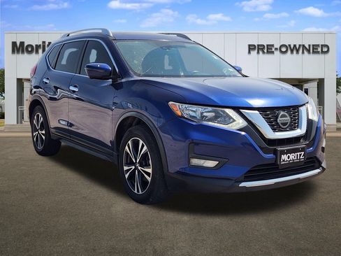 Used 2020 Nissan Rogue SV w/ Sun & Sound Touring Package FWD image 3
