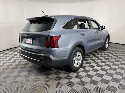 Used 2023 Kia Sorento LX image 13