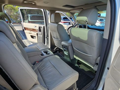 Used 2011 Ford Flex SEL w/ Rapid Spec Order Code image 16