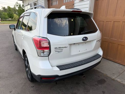 Used 2017 Subaru Forester 2.5i Premium AWD/4WD image 5