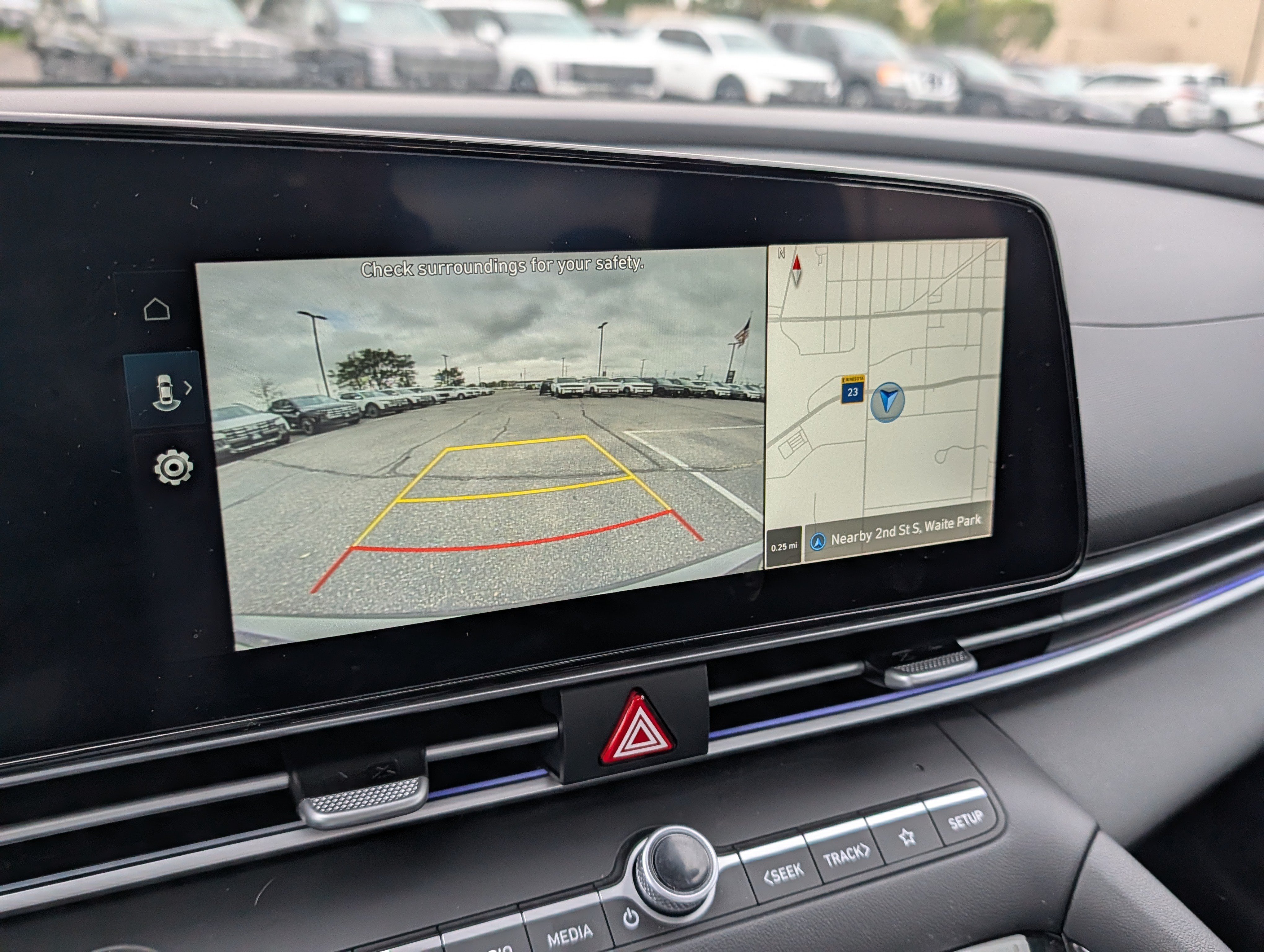 Used 2026 Hyundai Elantra Limited FWD image 17