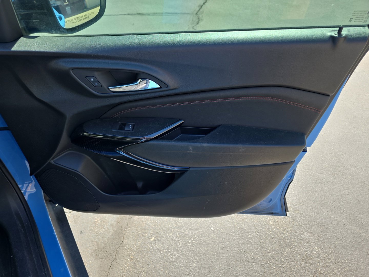 Used 2024 Chevrolet Trax RS w/ Sunroof Package FWD image 36