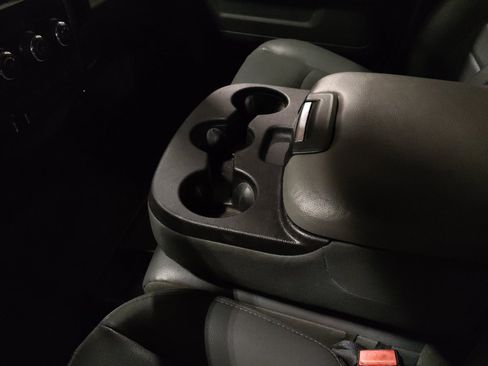 Used 2018 RAM 2500 Tradesman w/ Chrome Appearance Group image 26