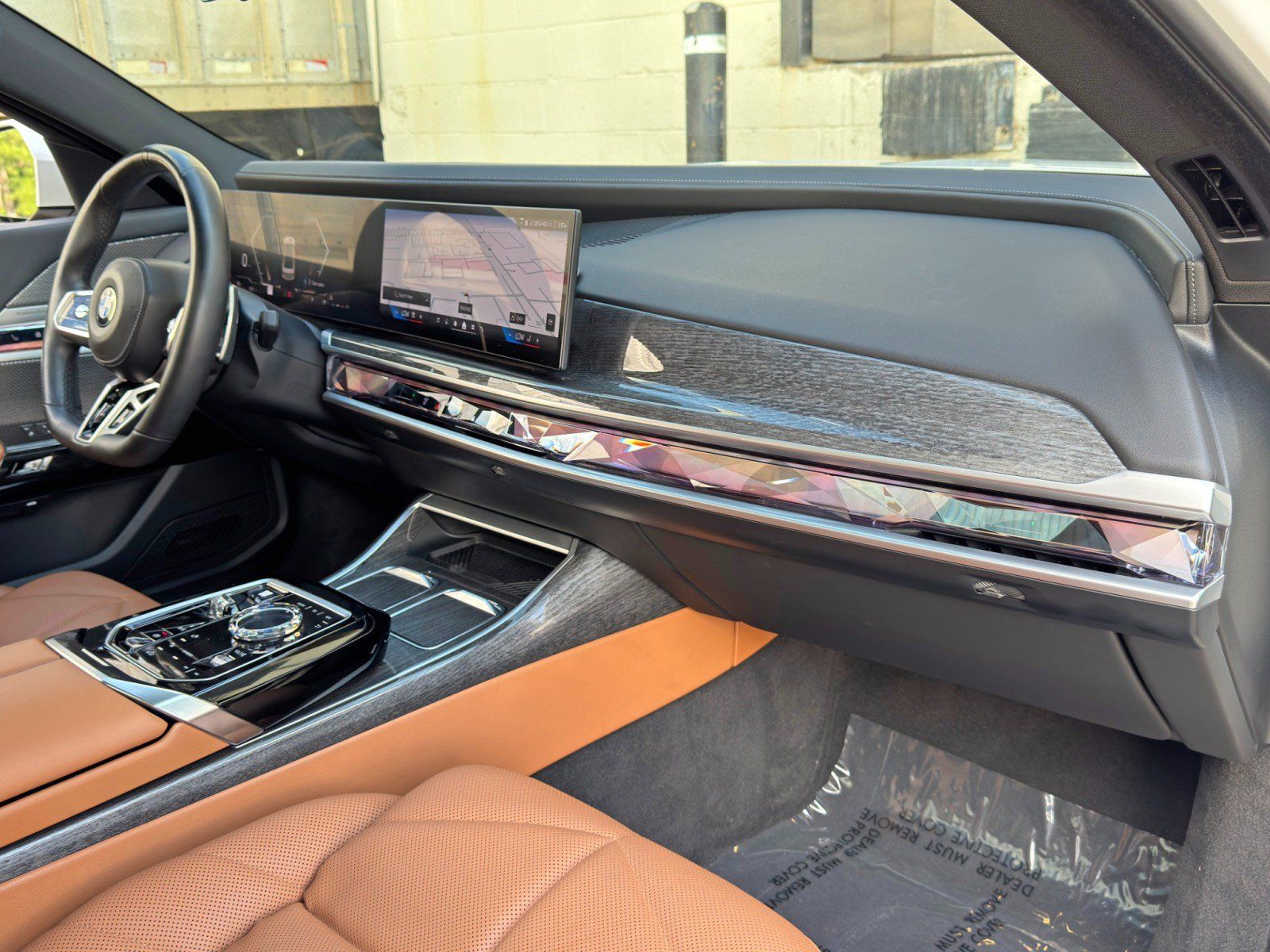 Used 2023 BMW 740i w/ Parking Assistance Package RWD image 15