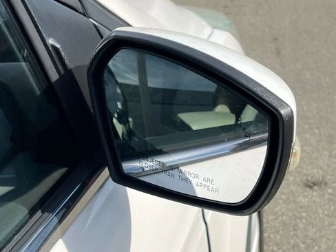 Used 2017 Ford Escape Titanium image 13