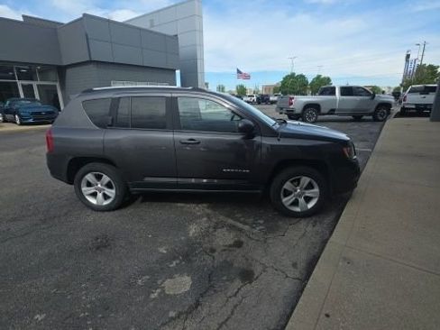 Used 2016 Jeep Compass Sport w/ Power Value Group AWD/4WD image 4