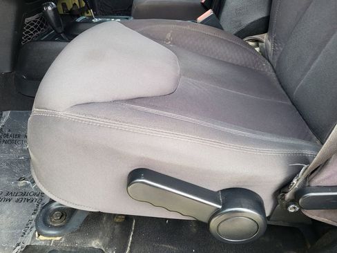 Used 2013 Jeep Wrangler Unlimited Sport image 17