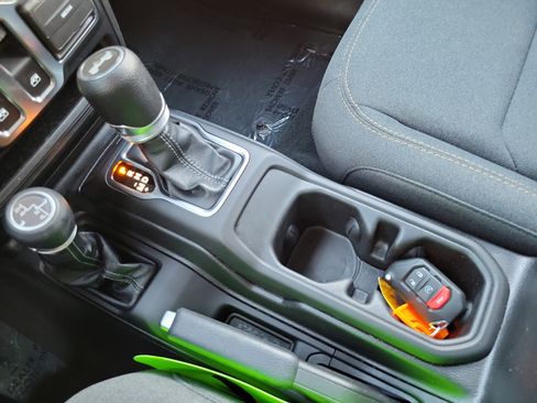 Used 2024 Jeep Wrangler Sport image 19