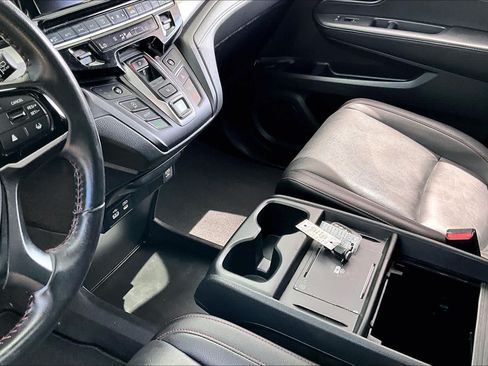 Used 2025 Honda Odyssey Sport-L image 17