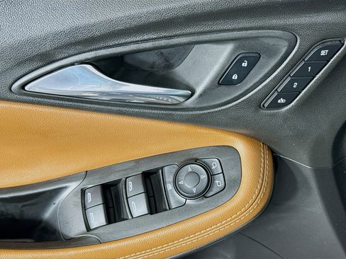 Used 2021 Buick Encore GX Essence image 23