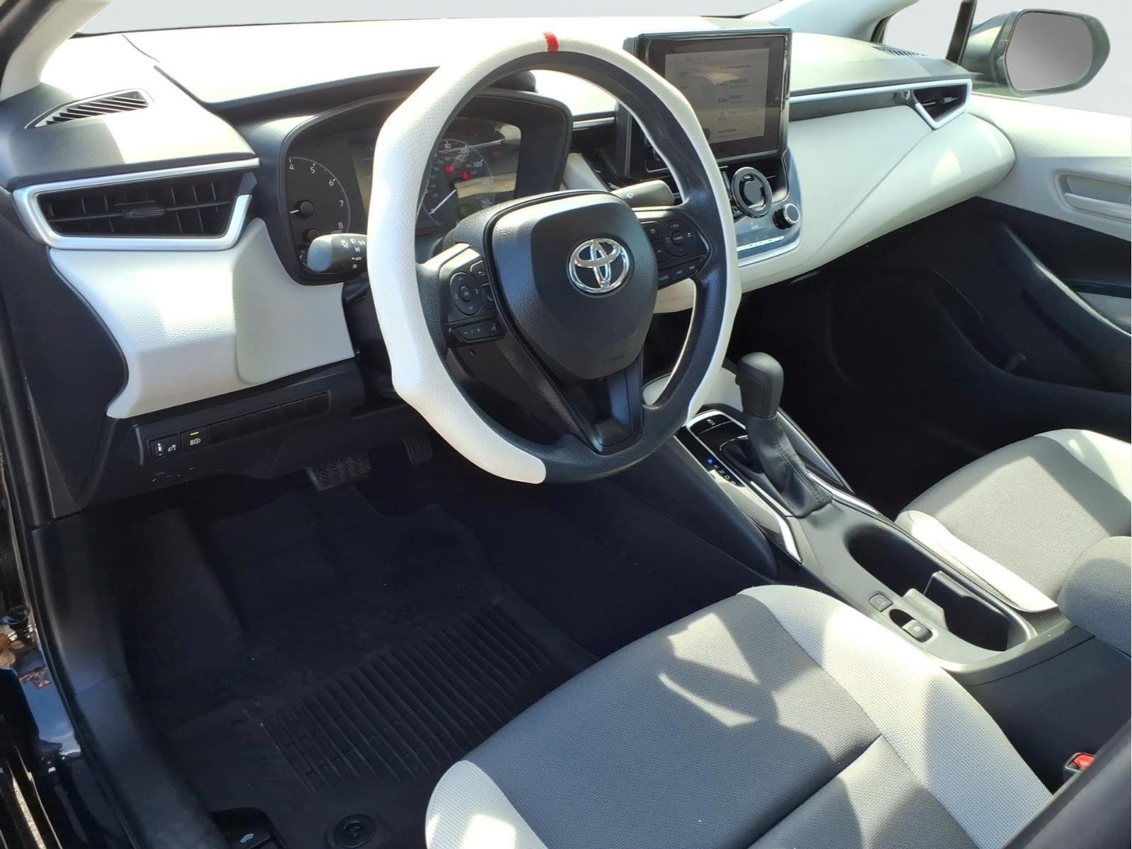 Used 2024 Toyota Corolla LE FWD image 20