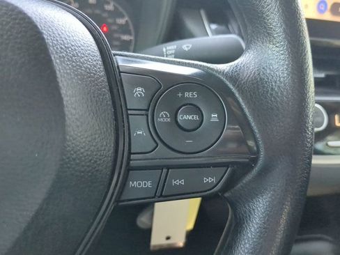 Used 2025 Toyota Corolla LE image 23