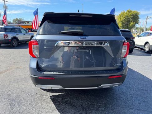 Used 2021 Ford Explorer XLT w/ Equipment Group 202A image 5