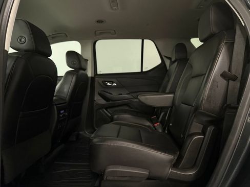 Used 2020 Chevrolet Traverse LT w/ LT Premium Package AWD/4WD image 9
