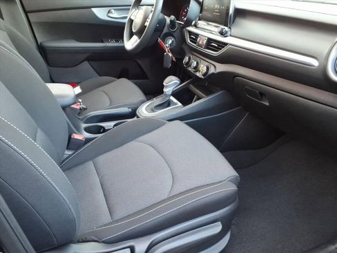 Certified 2023 Kia Forte LXS image 9