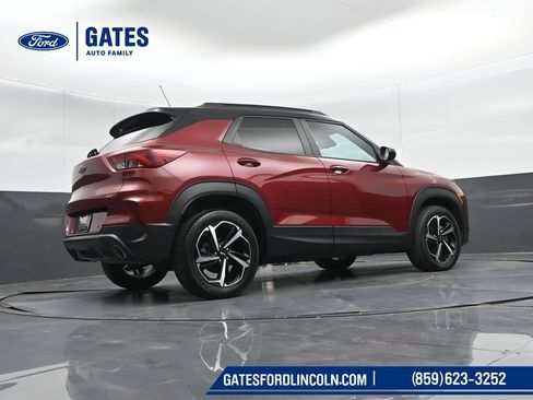 Used 2023 Chevrolet TrailBlazer RS w/ Sun and Liftgate Package AWD/4WD image 39