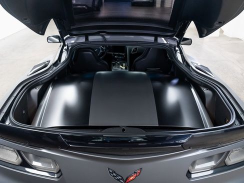 Used 2016 Chevrolet Corvette Z06 w/ 2LZ Preferred Equipment Group image 8