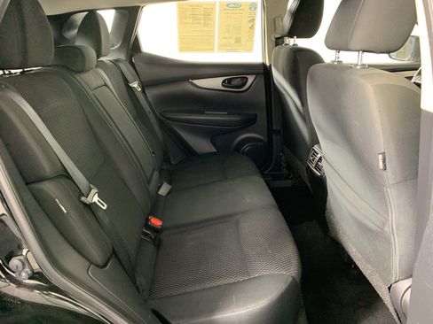 Used 2022 Nissan Rogue Sport S image 37