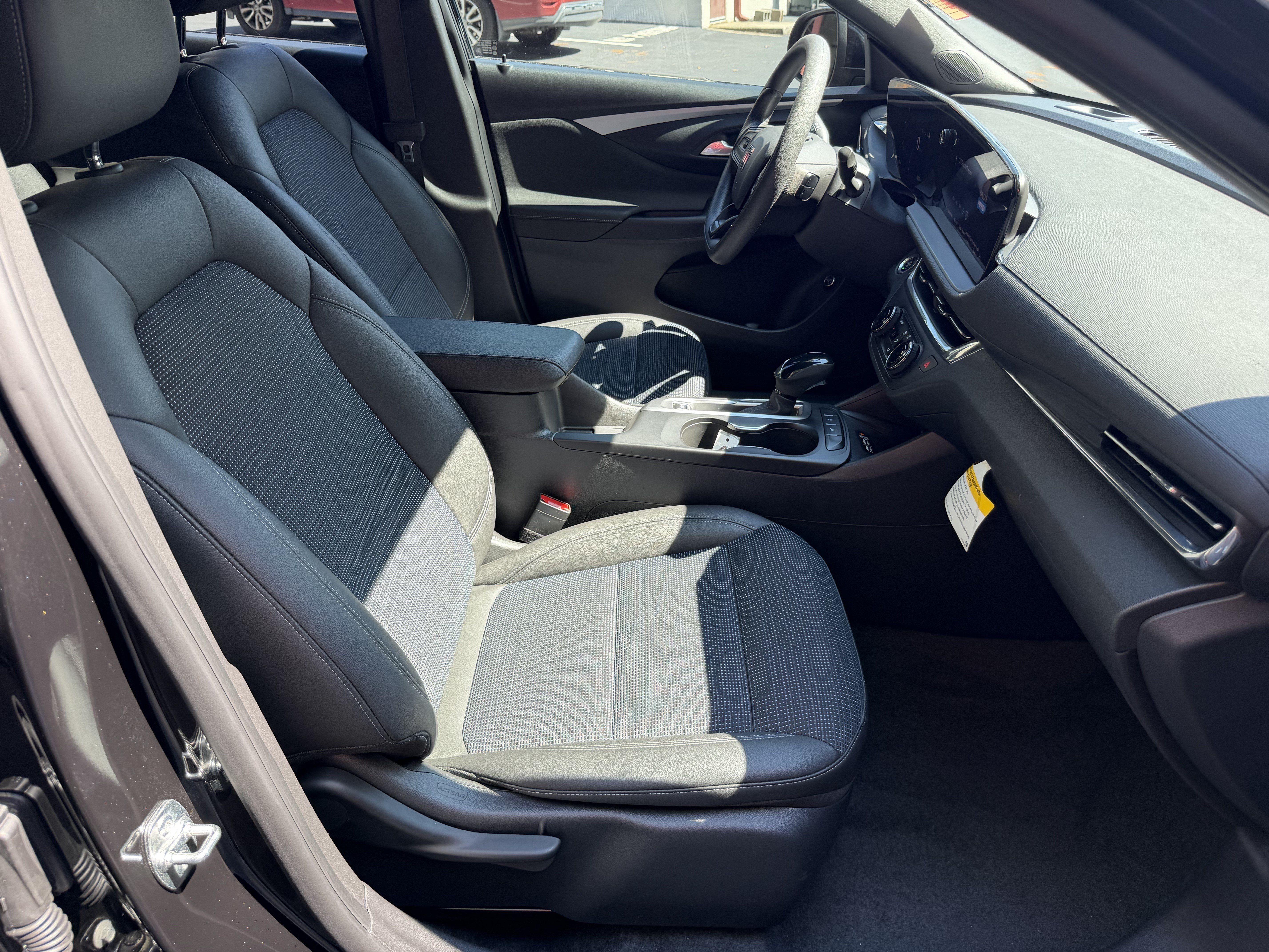 Used 2026 Buick Envista Preferred w/ Convenience II Package FWD image 13