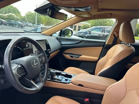 Used 2025 Lexus NX 250 FWD w/ Accessory Package (Z1) image 11