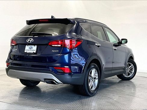 Used 2017 Hyundai Santa Fe Sport FWD image 2