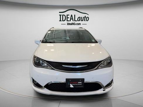 Used 2020 Chrysler Pacifica Touring-L w/ Advanced Safetytec Group FWD image 15